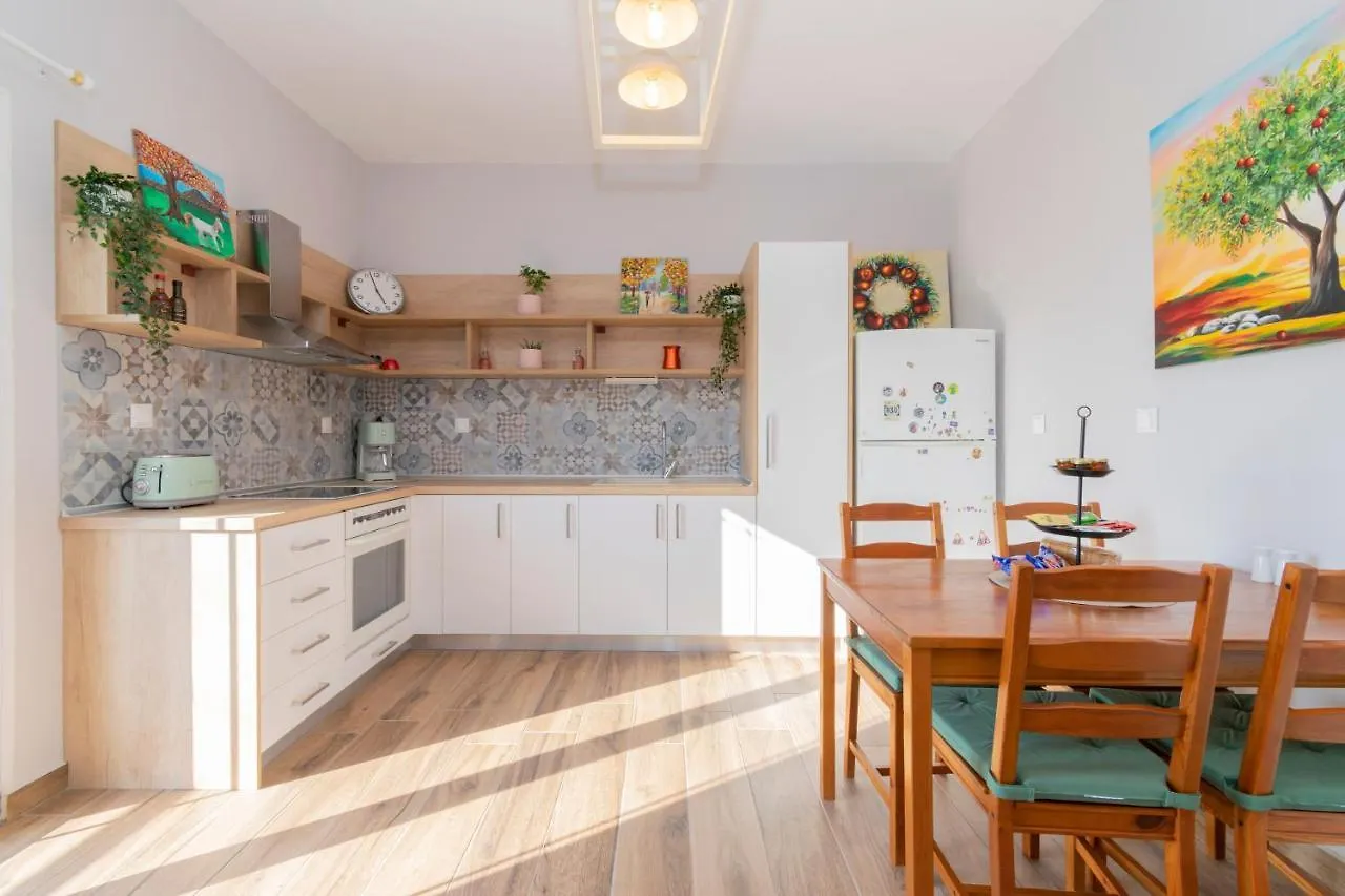 דירה נאוס מרמרס The Family Room