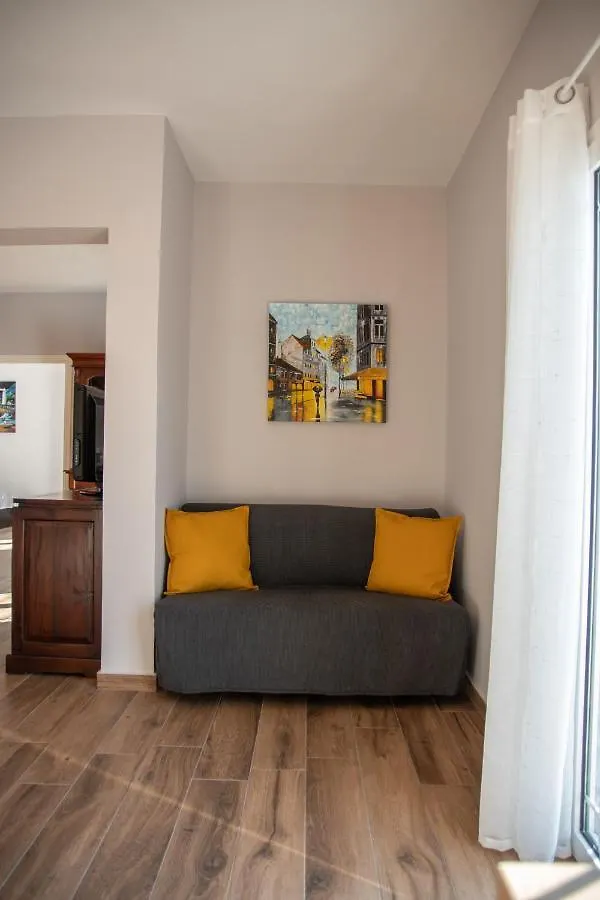 דירה נאוס מרמרס The Family Room